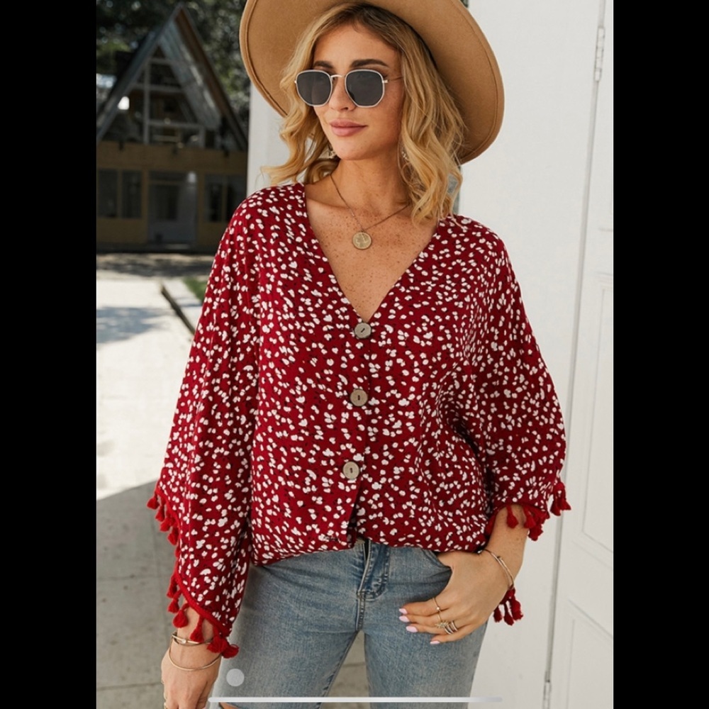 V neck polka dot print blouse.